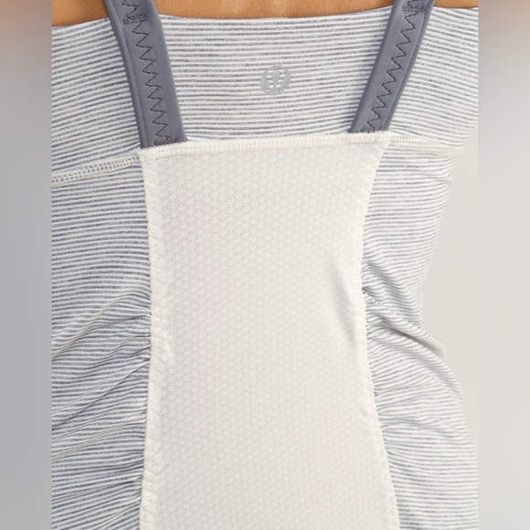 🍋Lululemon Tank in Ghost Blurred Grey Mini Stripe / Coal - Picture 4 of 8